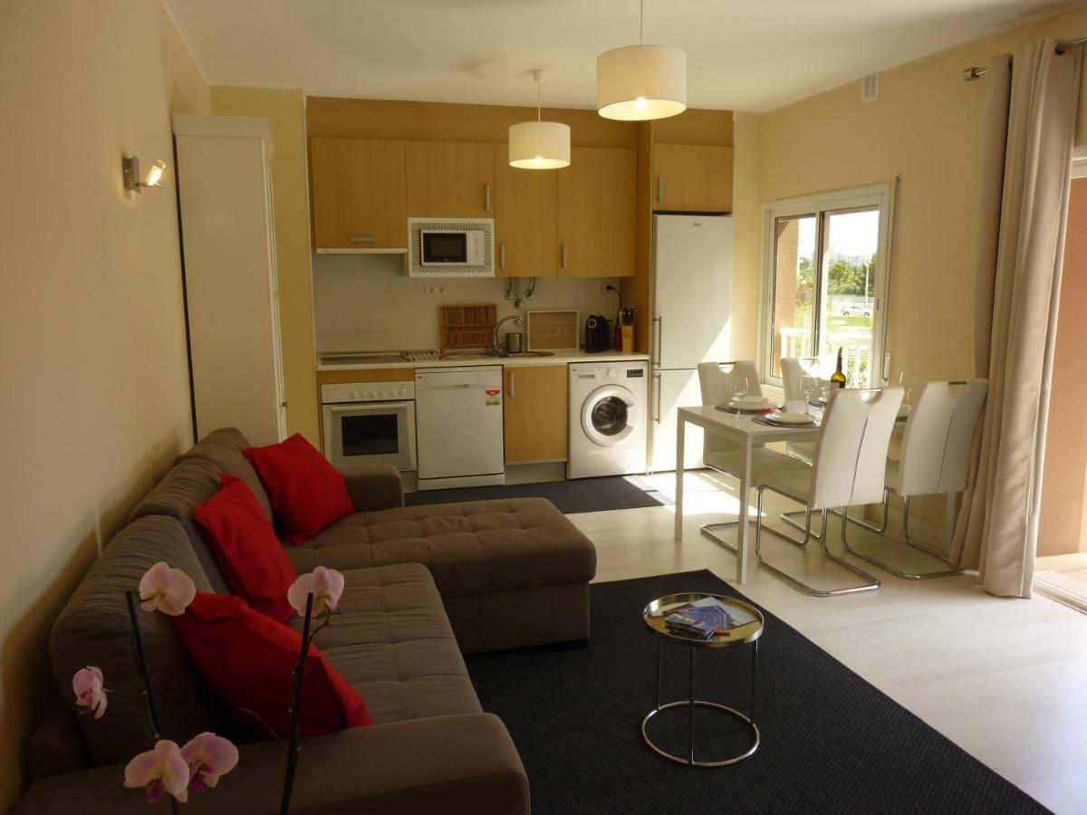 Beach & Sea Apt, Fast Wifi, Airco, Private Parking And Pool Portimão Extérieur photo