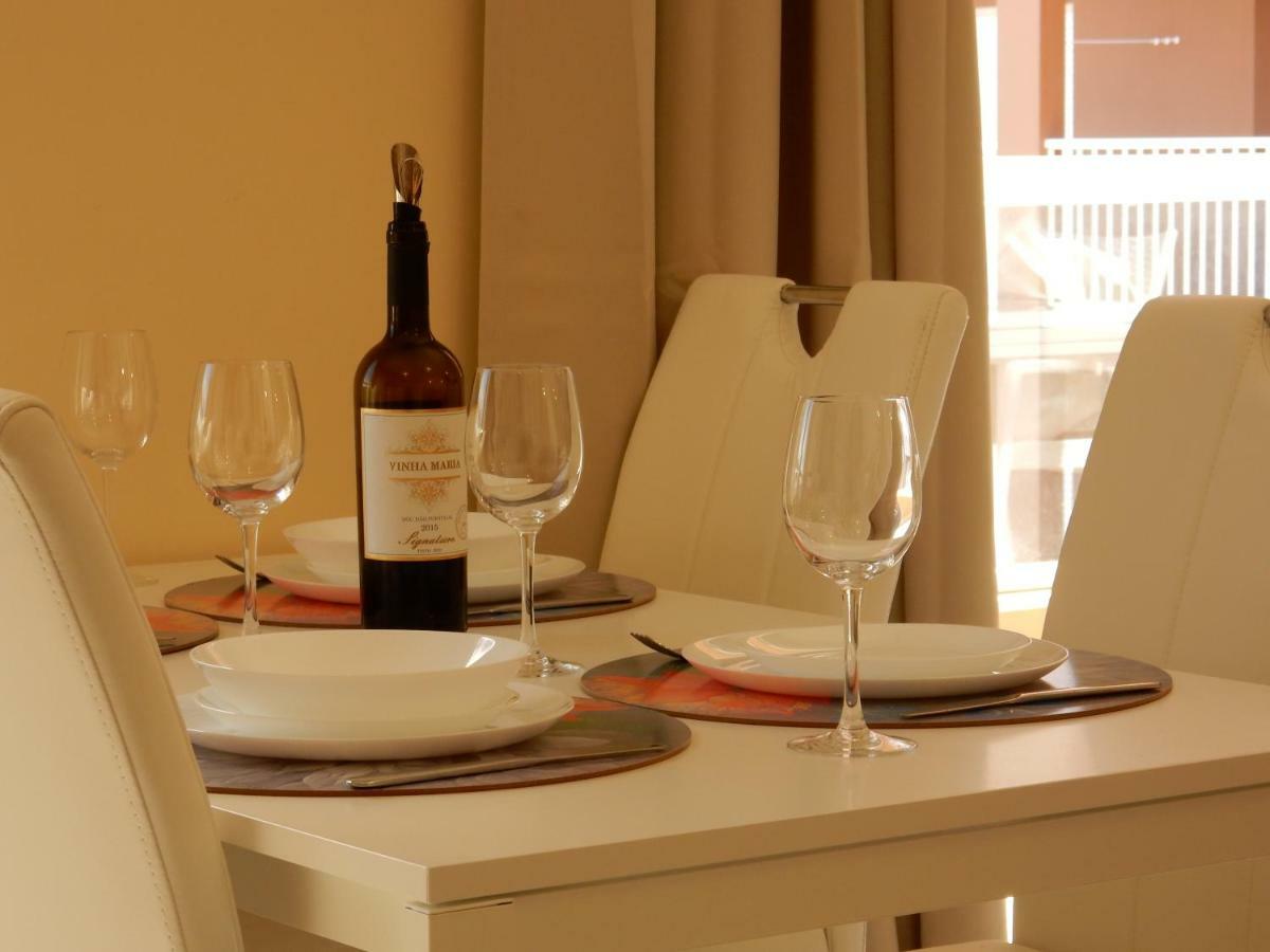 Beach & Sea Apt, Fast Wifi, Airco, Private Parking And Pool Portimão Extérieur photo
